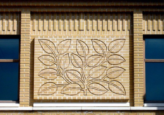 brick-carving-the-pump-birmingham.1 brick-carving-the-pump-birmingham.1