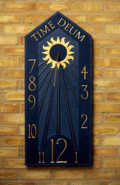 slate-vertical-sundial-Time-Deum